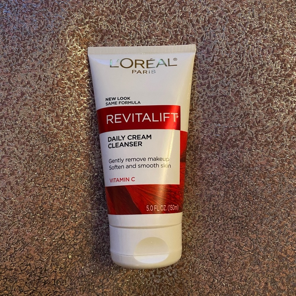Revitalift daily cream cleanser